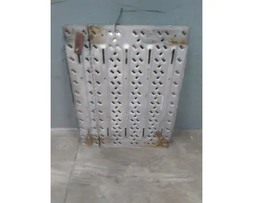 MACK CXU612 DECK (CATWALK) STEP