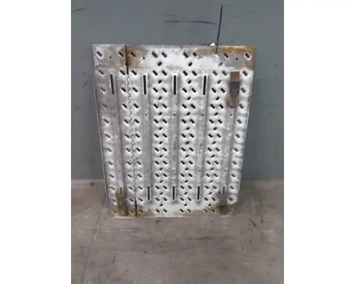 MACK CXU612 DECK (CATWALK) STEP