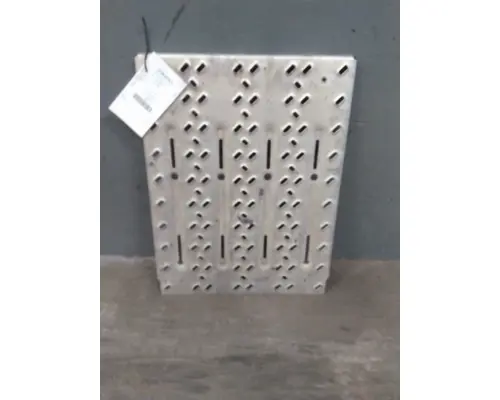 MACK CXU612 DECK (CATWALK) STEP