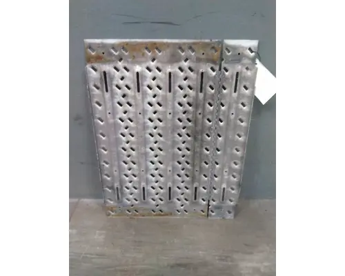 MACK CXU612 DECK (CATWALK) STEP