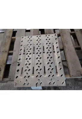 MACK CXU612 DECK (CATWALK) STEP