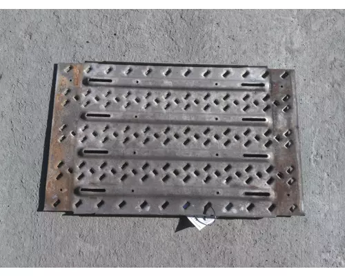 MACK CXU612 DECK (CATWALK) STEP