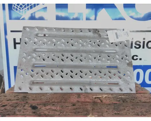 MACK CXU612 DECK (CATWALK) STEP