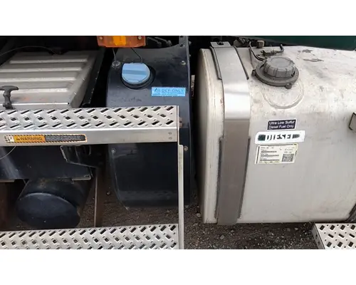 MACK CXU612 DEF TANK
