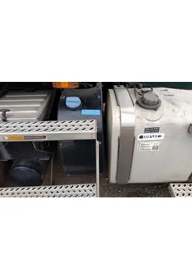 MACK CXU612 DEF TANK