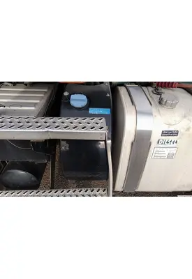 MACK CXU612 DEF TANK
