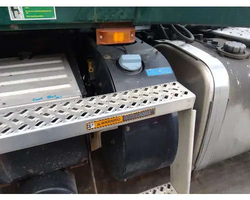 MACK CXU612 DEF TANK