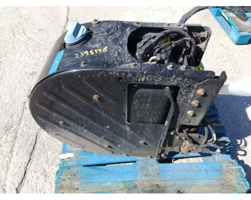 MACK CXU612 DEF TANK