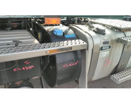 MACK CXU612 DEF TANK