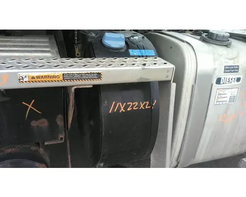 MACK CXU612 DEF TANK