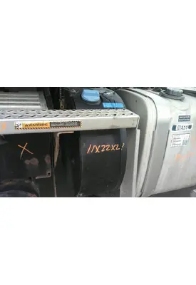 MACK CXU612 DEF TANK