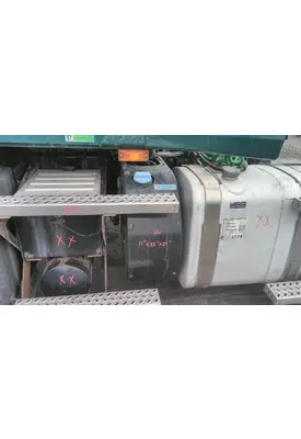 MACK CXU612 DEF TANK