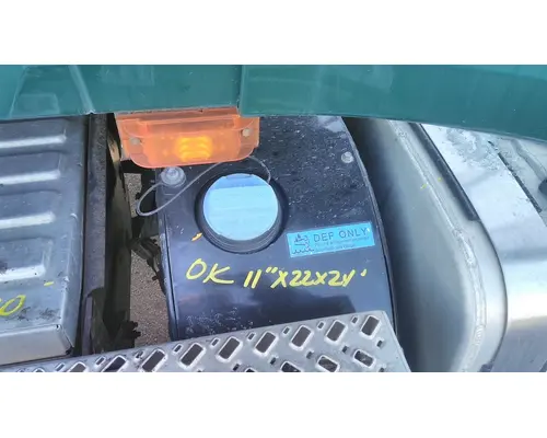 MACK CXU612 DEF TANK