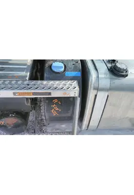 MACK CXU612 DEF TANK