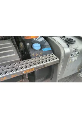 MACK CXU612 DEF TANK