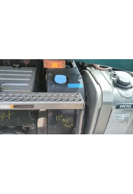 MACK CXU612 DEF TANK