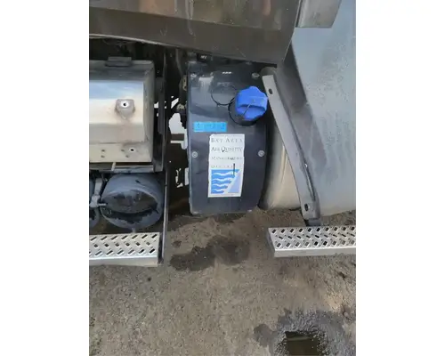 MACK CXU612 DEF Tank