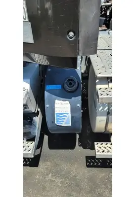 MACK CXU612 DEF Tank