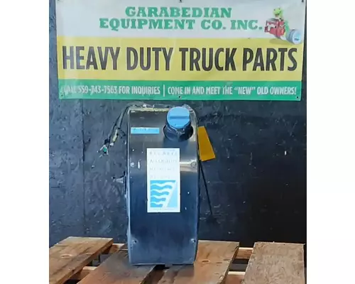 MACK CXU612 DEF Tank