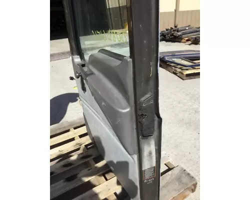 MACK CXU612 DOOR ASSEMBLY, FRONT