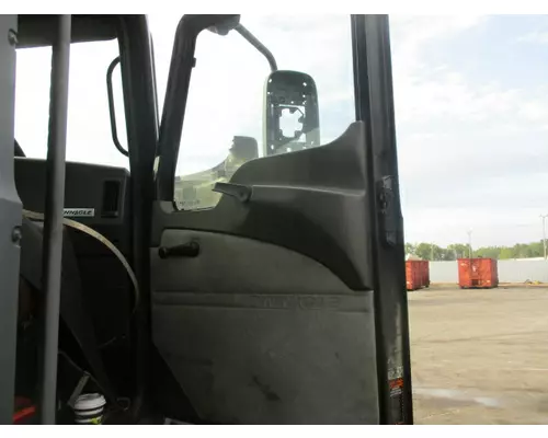 MACK CXU612 DOOR ASSEMBLY, FRONT