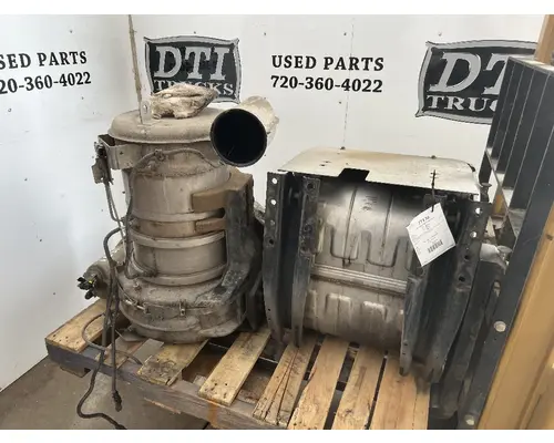 MACK CXU612 DPF (Diesel Particulate Filter)