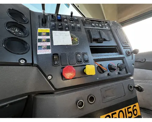 MACK CXU612 Dash Assembly