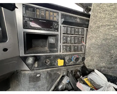 MACK CXU612 Dash Assembly