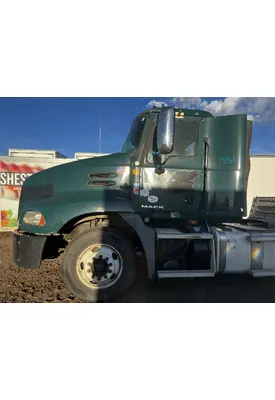 MACK CXU612 Door Assembly, Front