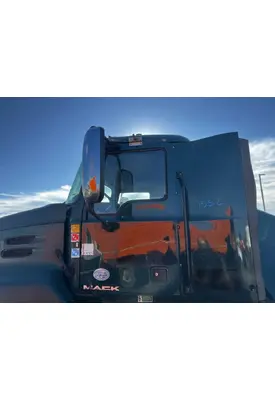 MACK CXU612 Door Assembly, Front