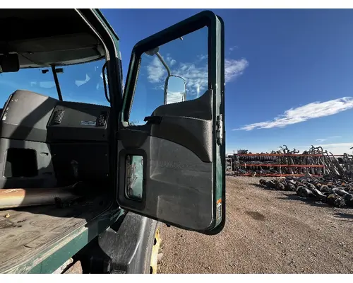 MACK CXU612 Door Assembly, Front
