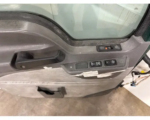 MACK CXU612 Door Assembly, Front