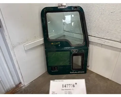 MACK CXU612 Door Assembly, Front