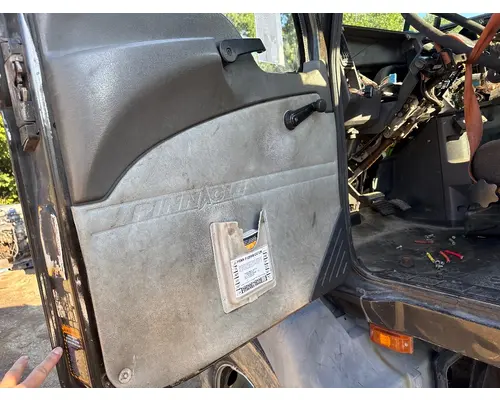 MACK CXU612 Door Assembly, Front