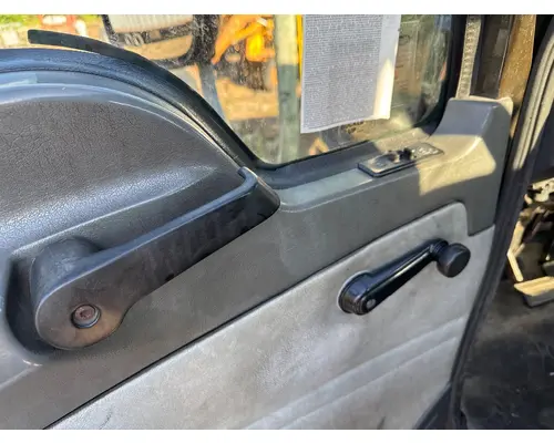 MACK CXU612 Door Assembly, Front