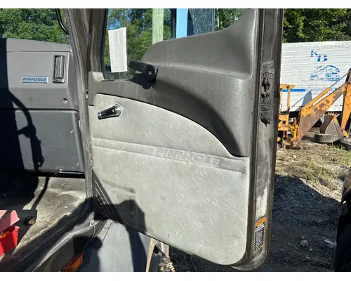 MACK CXU612 Door Assembly, Front