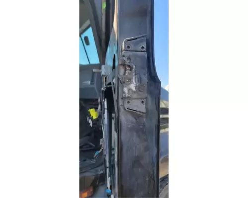 MACK CXU612 Door Assembly, Front