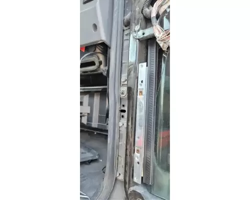 MACK CXU612 Door Assembly, Front
