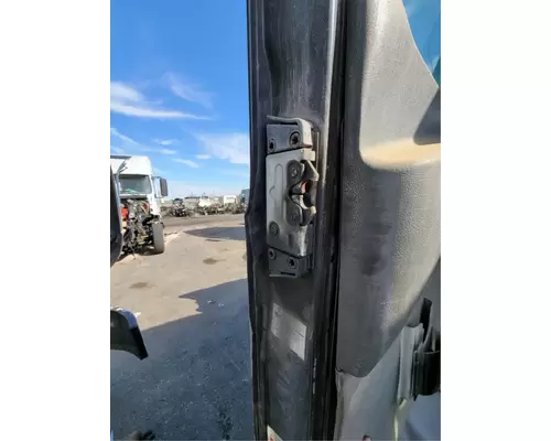 MACK CXU612 Door Assembly, Front