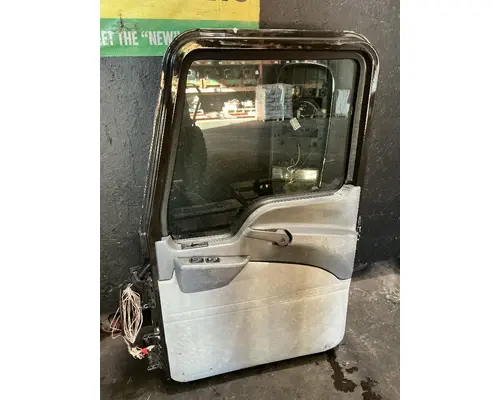 MACK CXU612 Door Assembly, Front