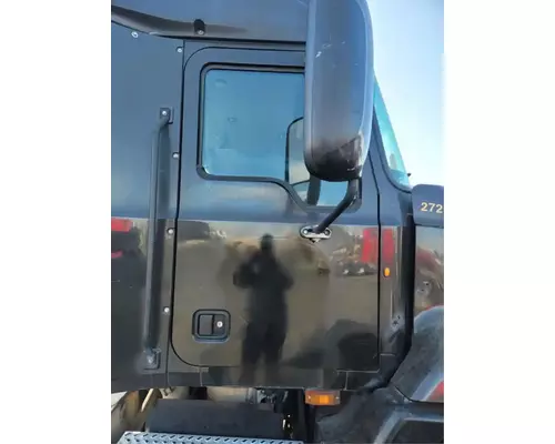 MACK CXU612 Door Assembly, Front