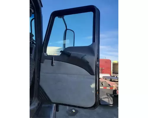 MACK CXU612 Door Assembly, Front
