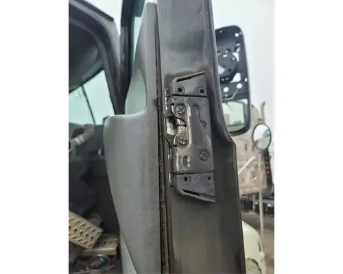 MACK CXU612 Door Assembly, Front