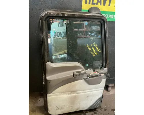 MACK CXU612 Door Assembly, Front