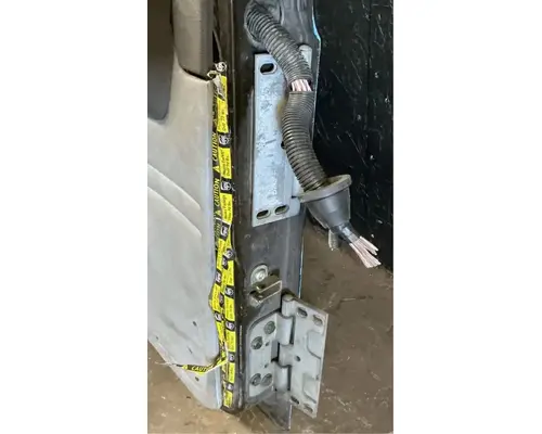 MACK CXU612 Door Assembly, Front