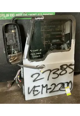 MACK CXU612 Door Assembly, Front