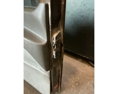 MACK CXU612 Door Assembly, Front