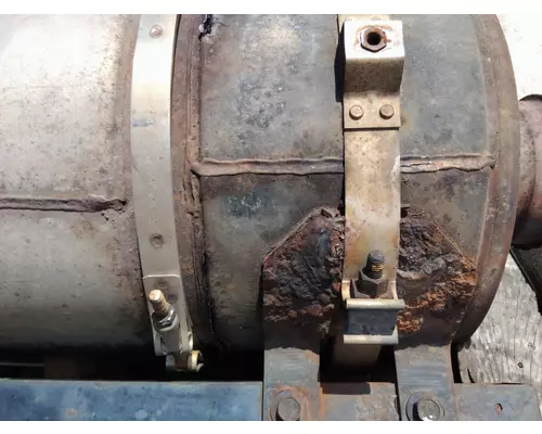 MACK CXU612 EXHAUSTMUFFLER BRACKET