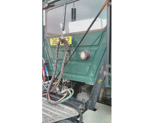 MACK CXU612 EXHAUSTMUFFLER BRACKET