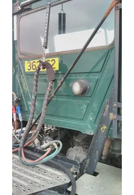 MACK CXU612 EXHAUST/MUFFLER BRACKET